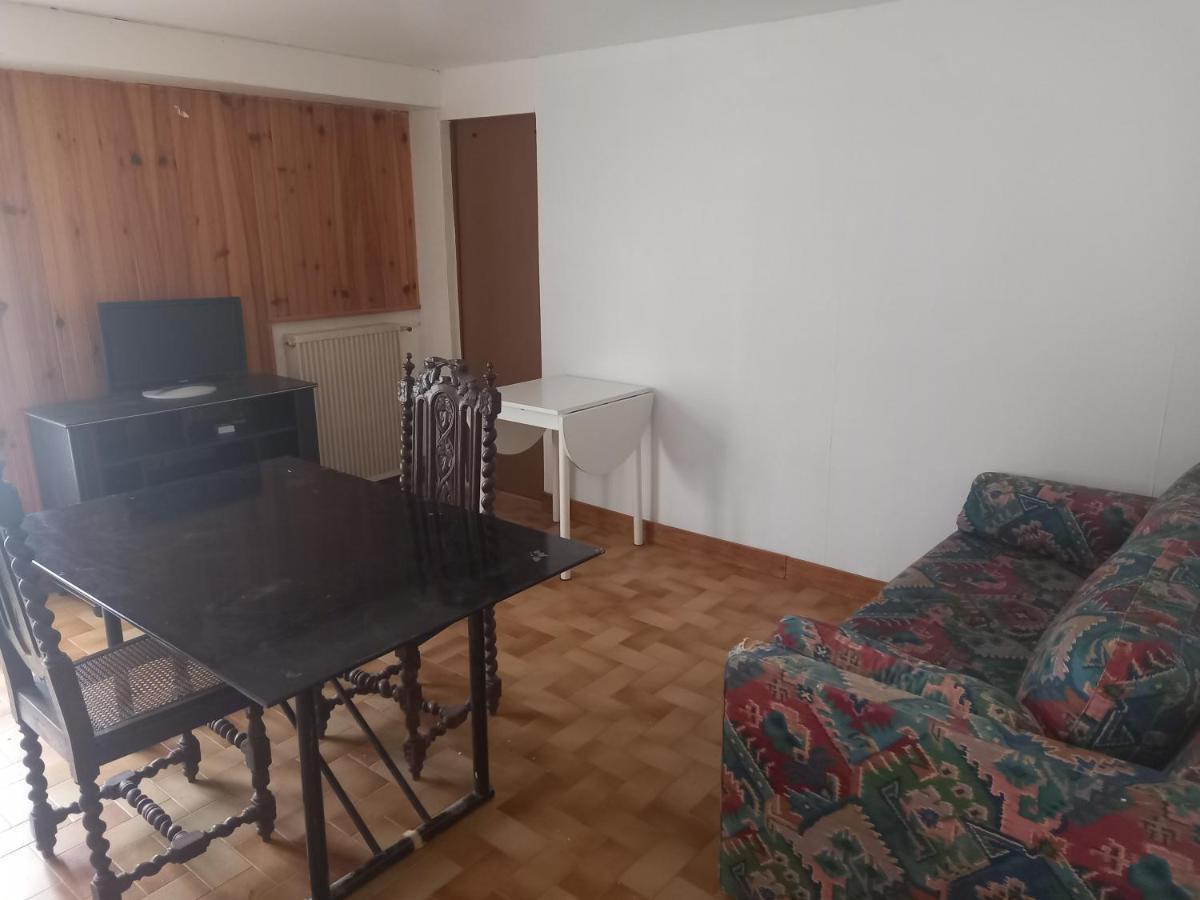 Mon Petit Studio Lägenhet Montmorillon Exteriör bild